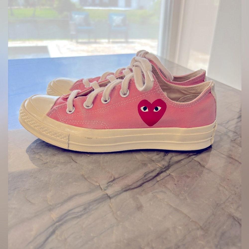 comme des garçons pink low sneaker